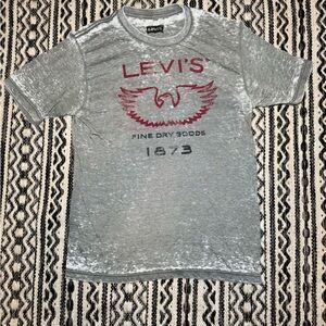Levi's Gray T-Shirt with Red Graphic